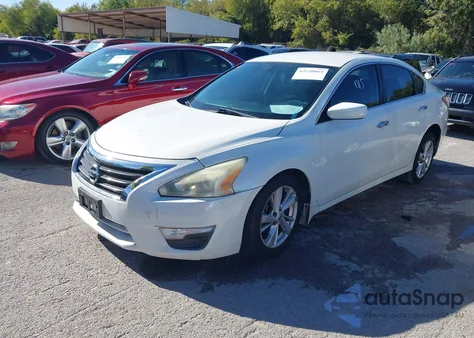 2015 Nissan Altima 2.5 S из США, поврежденный, VIN 1N4AL3AP9FN402142